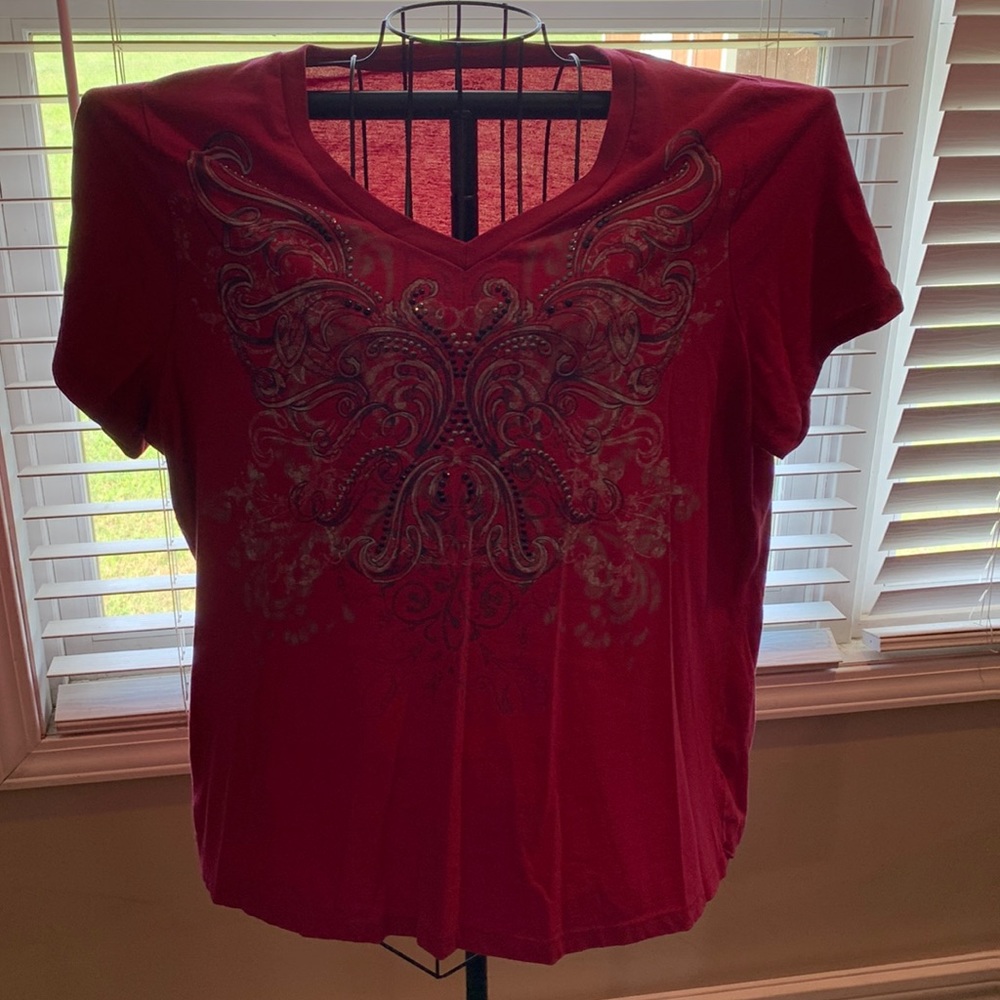 Super cute design on front with bling.